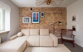 Metro Raclawicka Loft Apartment